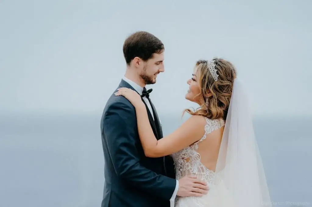 A wedding photographer capturing beautiful moments in sunny San Diego, showcasing love and joy on a special day.